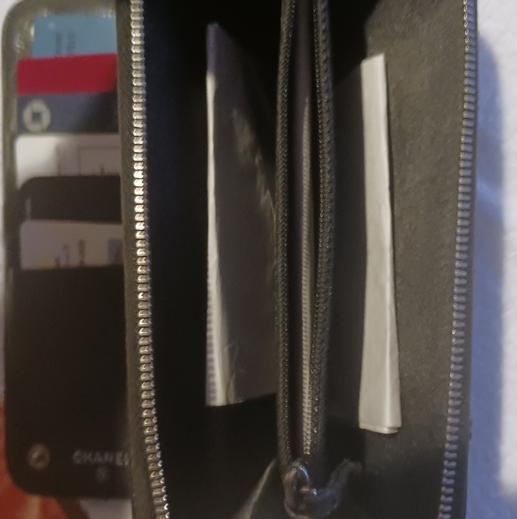 Chanel caviar leather large black zip around wallet 100%authentic - Picture 6 of 8